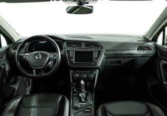 Подержанный автомобиль Volkswagen Tiguan 2017 года (13 фото)