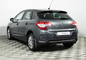 Подержанный автомобиль Citroen C4 Hatchback 2012 года (7 фото)