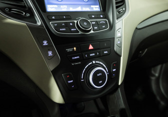 Подержанный автомобиль Hyundai Santa Fe 2014 года (23 фото)