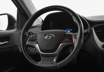 Подержанный автомобиль Hyundai Solaris Sedan 2018 года (14 фото)