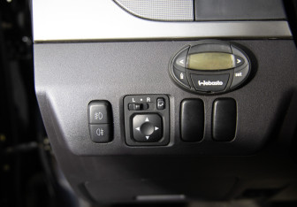 Подержанный автомобиль Mitsubishi Pajero 2006 года (17 фото)