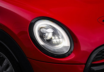 Подержанный автомобиль MINI Hatch 2016 года (10 фото)