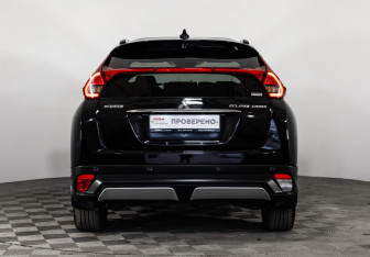 Подержанный автомобиль Mitsubishi Eclipse Cross 2018 года (6 фото)