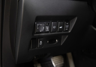 Подержанный автомобиль Infiniti QX70 2013 года (22 фото)