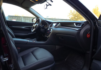 Подержанный автомобиль Infiniti QX50 2018 года (23 фото)