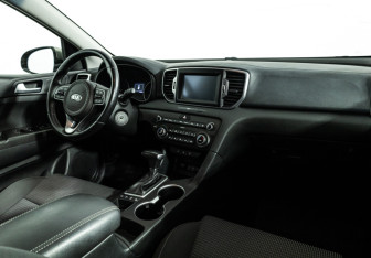 Подержанный автомобиль Kia Sportage 2017 года (9 фото)