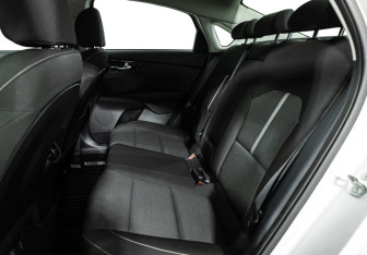 Подержанный автомобиль Kia Cerato Sedan 2019 года (10 фото)