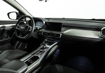 Подержанный автомобиль Geely Coolray 2023 года (9 фото)