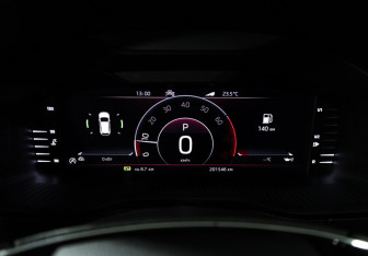 Подержанный автомобиль Skoda Karoq 2021 года (12 фото)