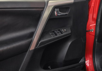 Подержанный автомобиль Toyota RAV4 2014 года (19 фото)