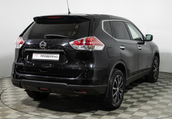Подержанный автомобиль Nissan X-Trail 2016 года (8 фото)