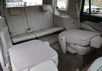 Подержанный автомобиль Cadillac Escalade Suv 2016 года (35 фото)