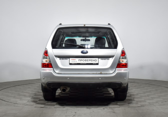 Подержанный автомобиль Subaru Forester Suv 2007 года (6 фото)