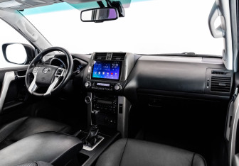 Подержанный автомобиль Toyota Land Cruiser Prado 2012 года (9 фото)