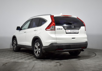 Подержанный автомобиль Honda CR-V 2013 года (7 фото)