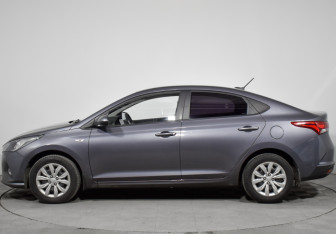 Подержанный автомобиль Hyundai Solaris Sedan 2022 года (8 фото)