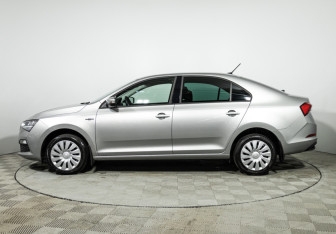 Подержанный автомобиль Skoda Rapid Liftback 2021 года (8 фото)