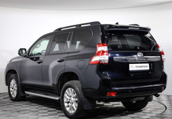 Подержанный автомобиль Toyota Land Cruiser Prado 2016 года (7 фото)