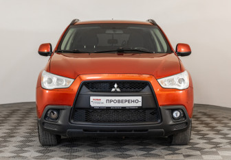 Подержанный автомобиль Mitsubishi ASX 2010 года (2 фото)