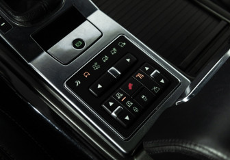 Подержанный автомобиль Land Rover Range Rover Sport 2012 года (20 фото)