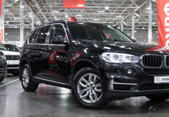 Подержанный автомобиль BMW X5 2015 года (6 фото)