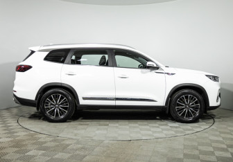 Подержанный автомобиль Chery Tiggo 8 Pro 2022 года (4 фото)