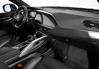 Подержанный автомобиль Geely Tugella 2022 года (13 фото)