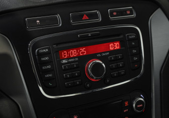 Подержанный автомобиль Ford Mondeo Sedan 2012 года (13 фото)
