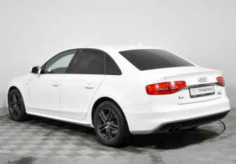 Подержанный автомобиль Audi A4 Sedan 2015 года (8 фото)