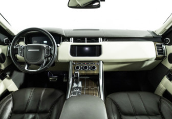 Подержанный автомобиль Land Rover Range Rover Sport 2016 года (12 фото)