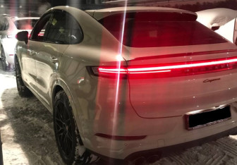 Новый Porsche Cayenne 2025 (4 фото)