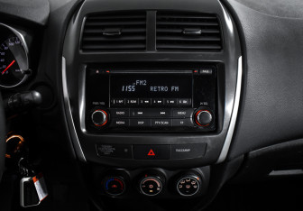 Подержанный автомобиль Mitsubishi ASX 2013 года (16 фото)