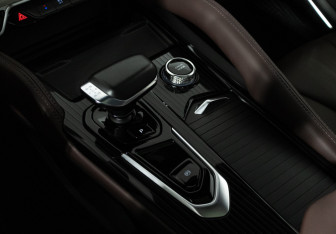 Подержанный автомобиль Geely Monjaro 2023 года (21 фото)