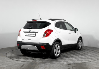 Подержанный автомобиль Opel Mokka 2013 года (5 фото)