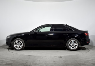 Подержанный автомобиль Audi A4 Sedan 2019 года (8 фото)