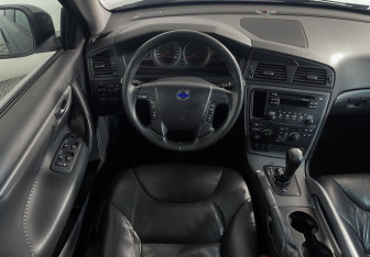 Подержанный автомобиль Volvo XC70 2007 года (10 фото)