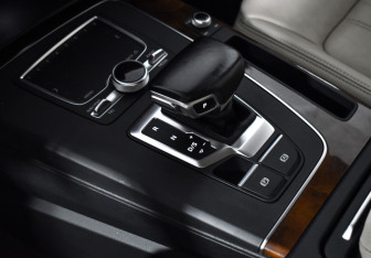 Подержанный автомобиль Audi Q5 2017 года (12 фото)