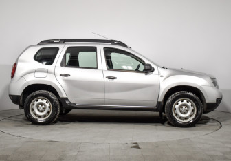 Подержанный автомобиль Renault Duster 2016 года (4 фото)