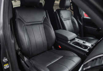 Подержанный автомобиль Land Rover Discovery 2019 года (30 фото)