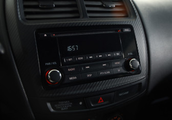Подержанный автомобиль Mitsubishi ASX 2014 года (12 фото)