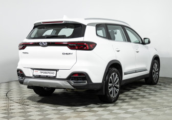 Подержанный автомобиль Chery Tiggo 8 2022 года (5 фото)