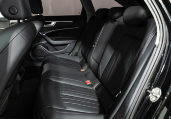 Подержанный автомобиль Audi A6 Wagon 2021 года (10 фото)