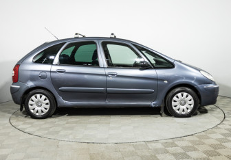Подержанный автомобиль Citroen Xsara Picasso 2006 года (4 фото)