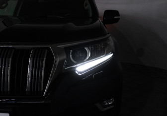 Подержанный автомобиль Toyota Land Cruiser Prado 2018 года (30 фото)