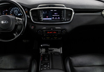 Подержанный автомобиль Kia Sorento 2018 года (14 фото)