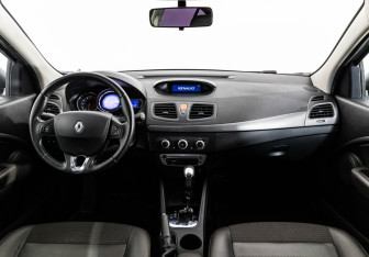 Подержанный автомобиль Renault Fluence 2014 года (10 фото)