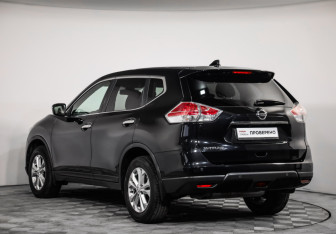 Подержанный автомобиль Nissan X-Trail 2017 года (7 фото)