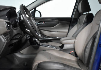 Подержанный автомобиль Hyundai Santa Fe 2019 года (11 фото)