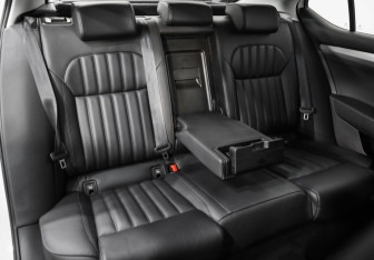Подержанный автомобиль Skoda Superb Liftback 2018 года (23 фото)