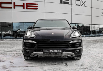 Подержанный автомобиль Porsche Cayenne 2010 года (4 фото)